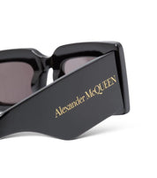 ALEXANDER MCQUEEN BOLD RECTANGULAR SUNGLASSES  BLACK/SMOKE